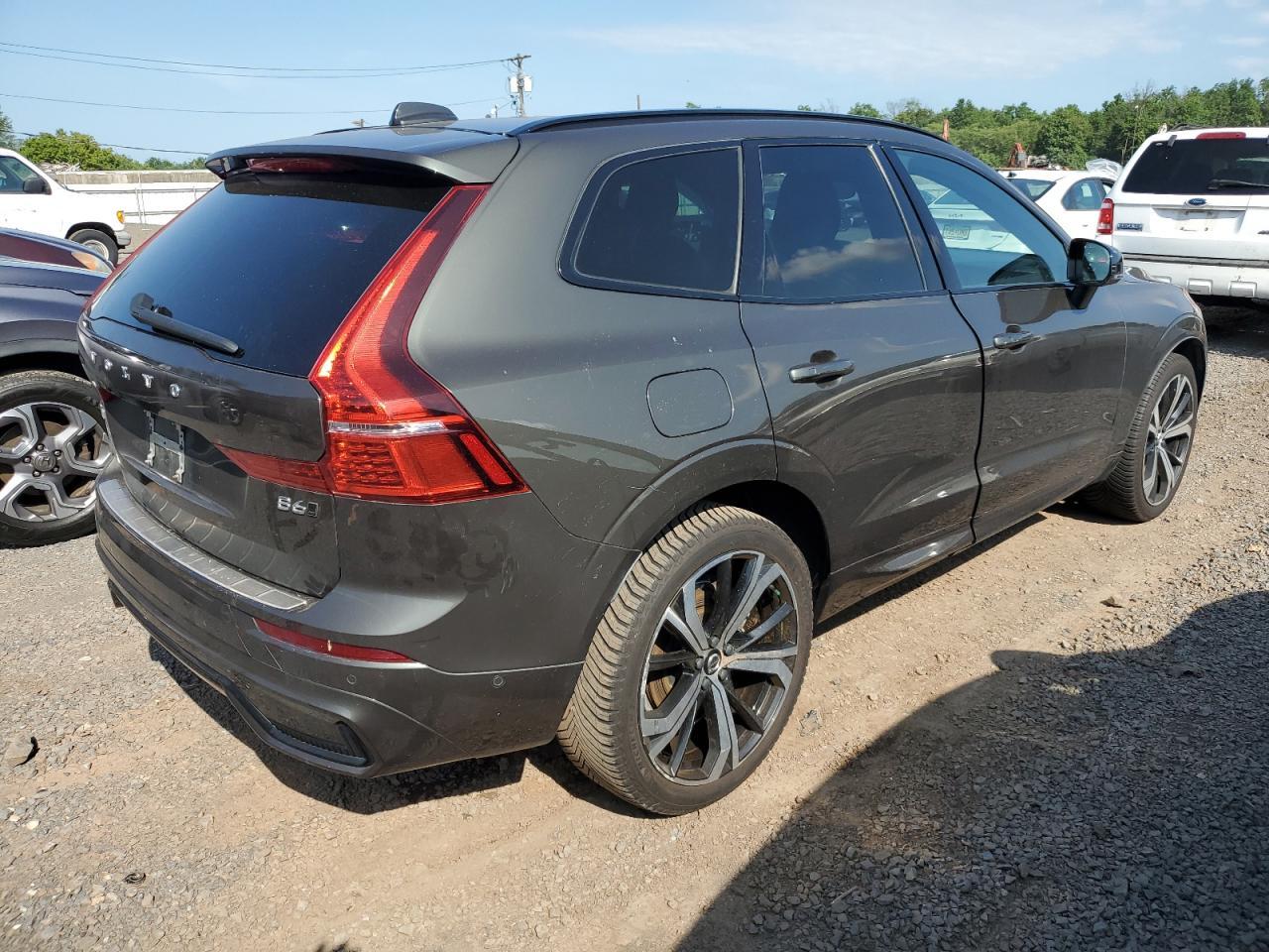 2022 Volvo Xc60 B6 R-Design - Фото 3