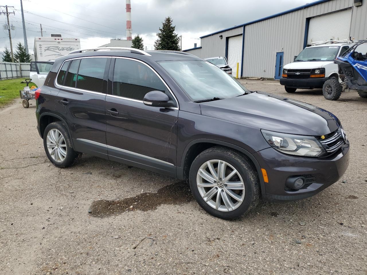 2016 Volkswagen Tiguan S - Image 4
