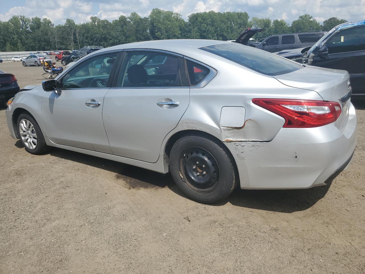 2016 Nissan Altima 2.5 - Фото 2