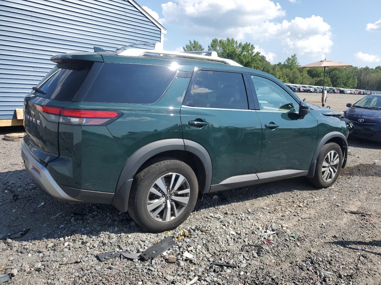 2023 Nissan Pathfinder Sl - Фото 3