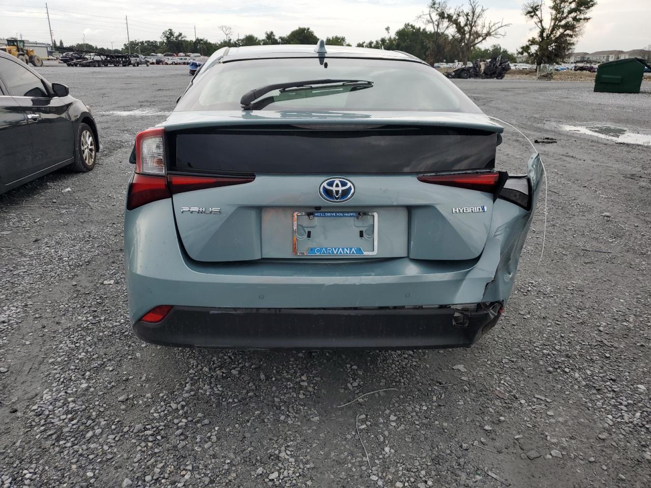 2020 Toyota Prius L - Image 6