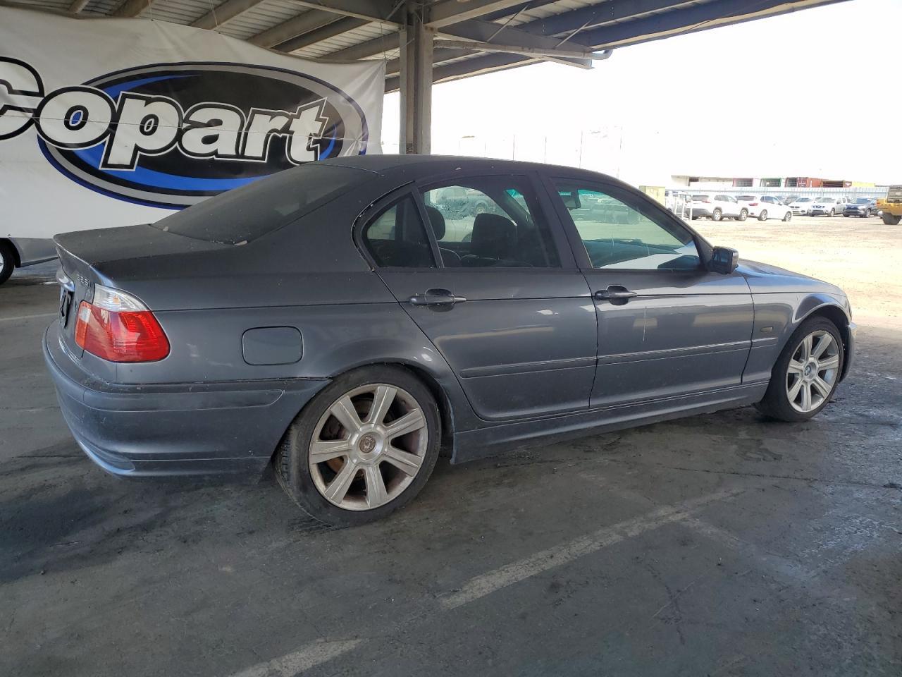 2001 BMW 325 I - Image 3