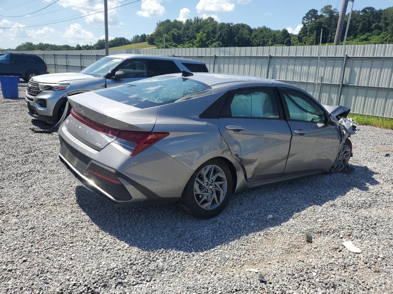 2025 Hyundai Elantra Blue - Image 3