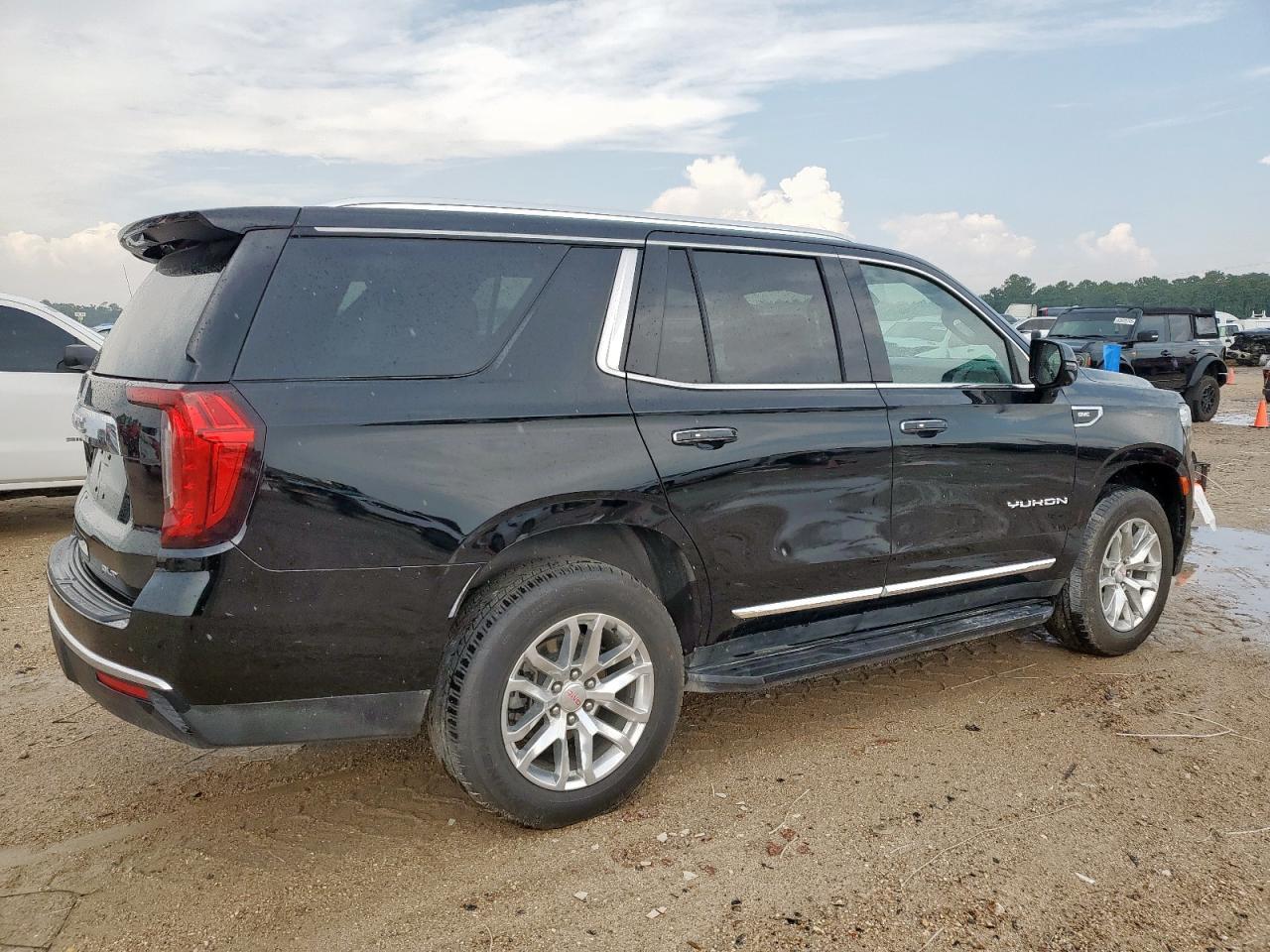 2024 GMC Yukon Slt - Фото 3