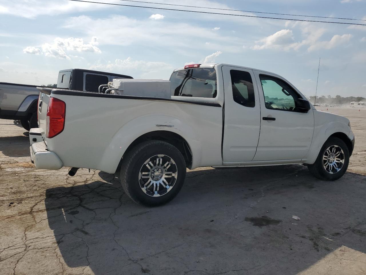 2018 Nissan Frontier S - Image 3