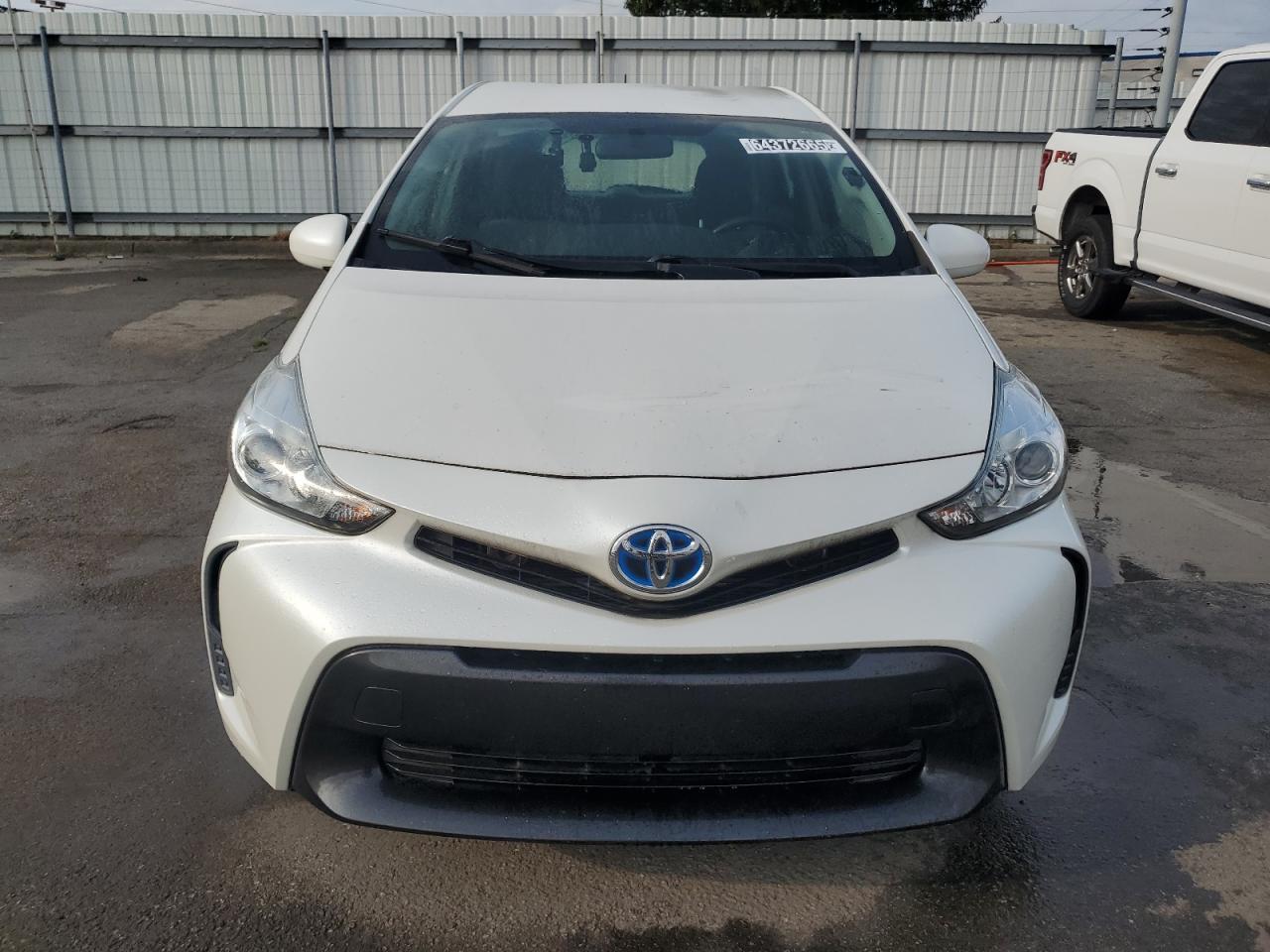 2015 Toyota Prius V - Image 5
