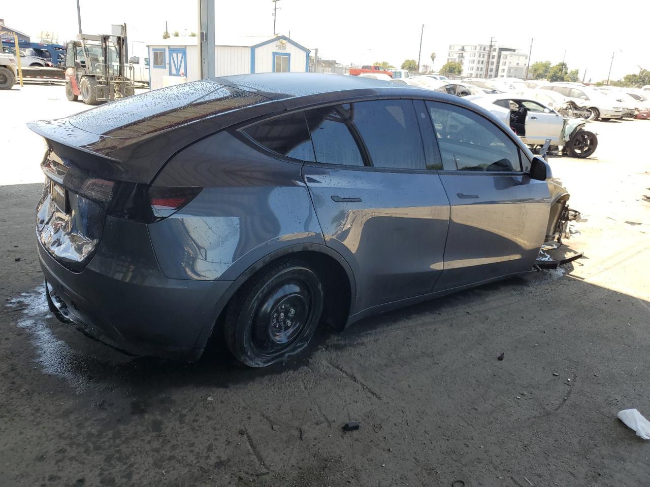 2022 Tesla Model Y - Фото 3
