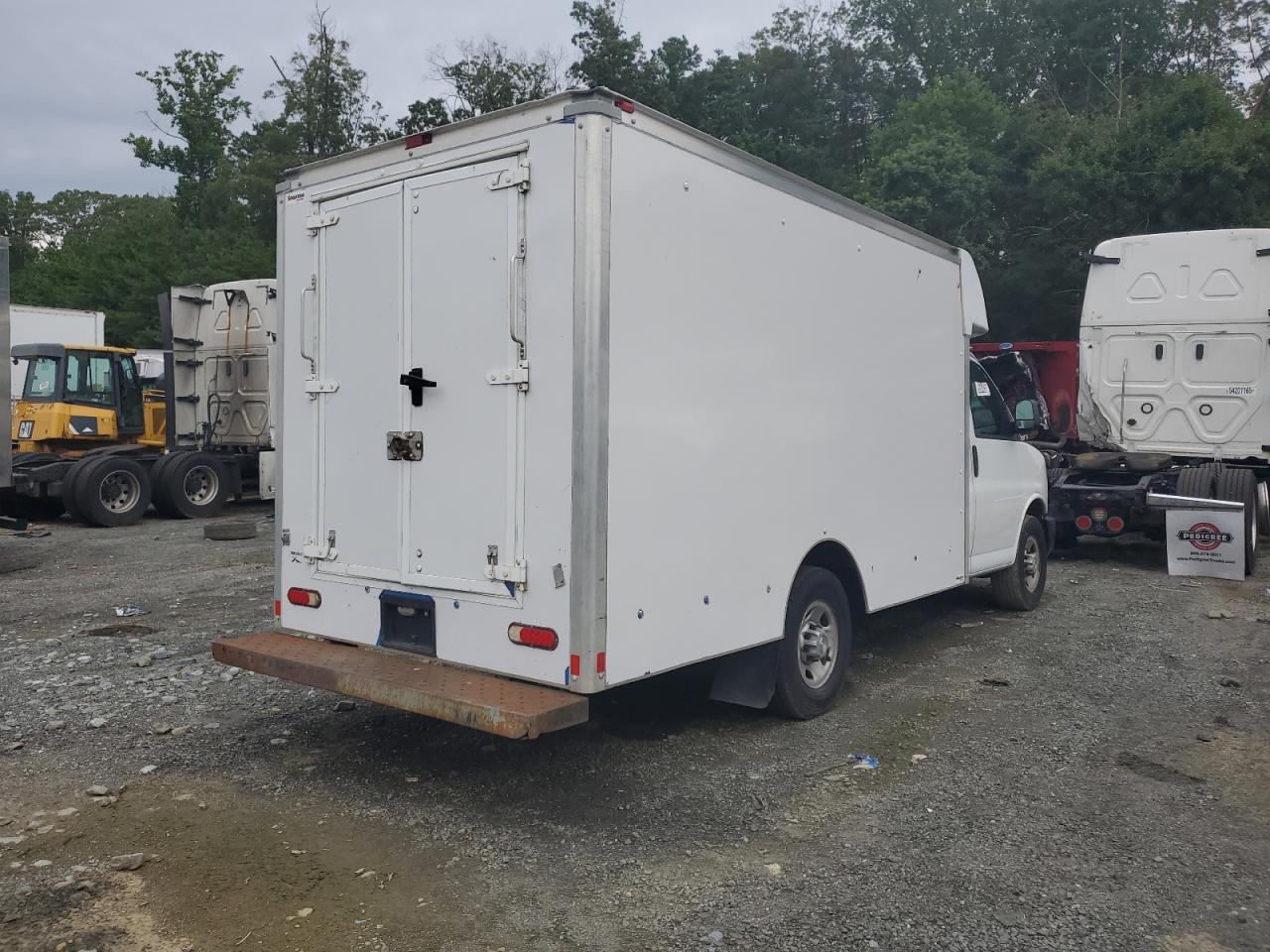 2016 Chevrolet Express G3500 - Фото 3