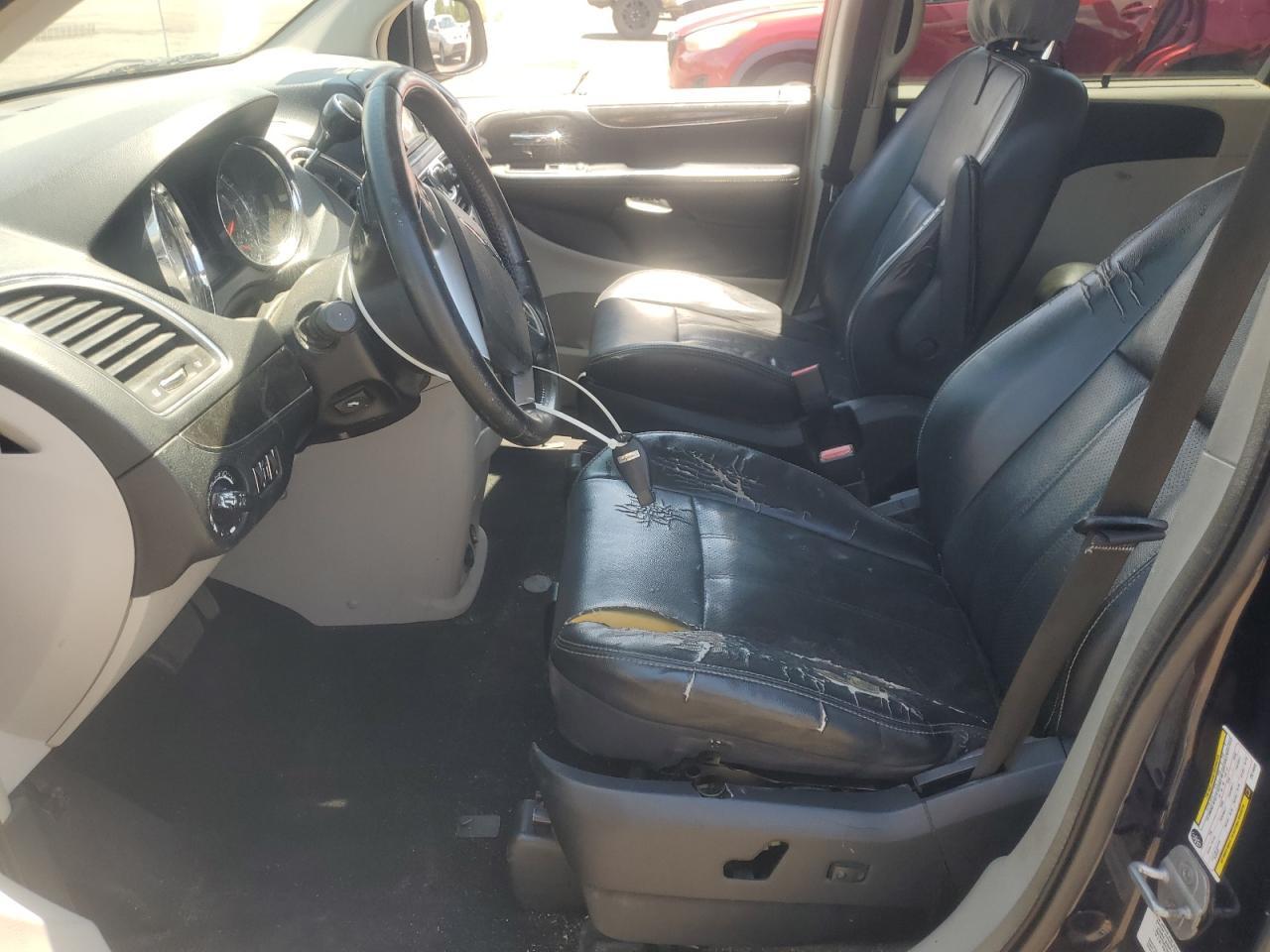 2012 Chrysler Town & Country Touring L - Фото 7