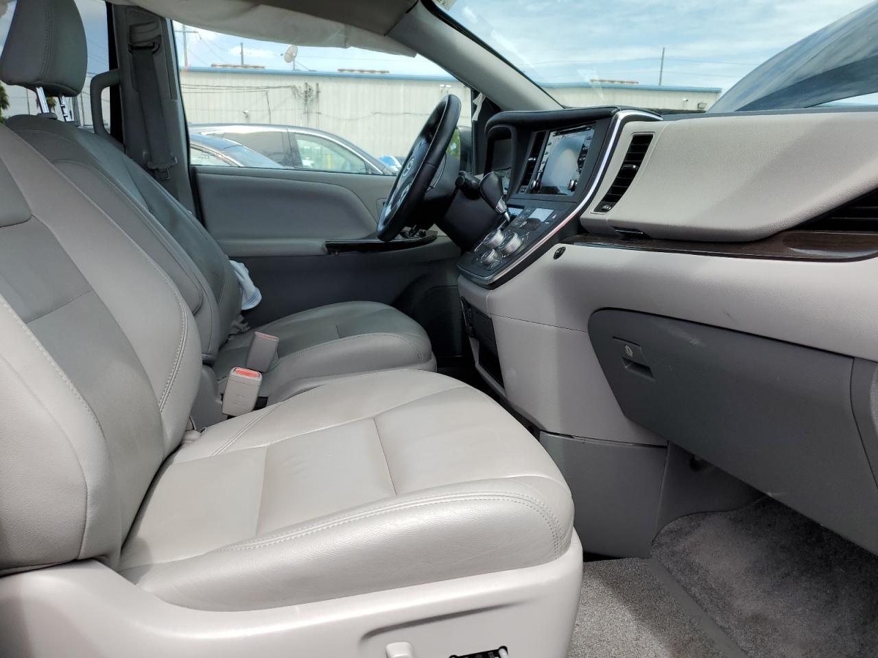 2019 Toyota Sienna Xle - Фото 7