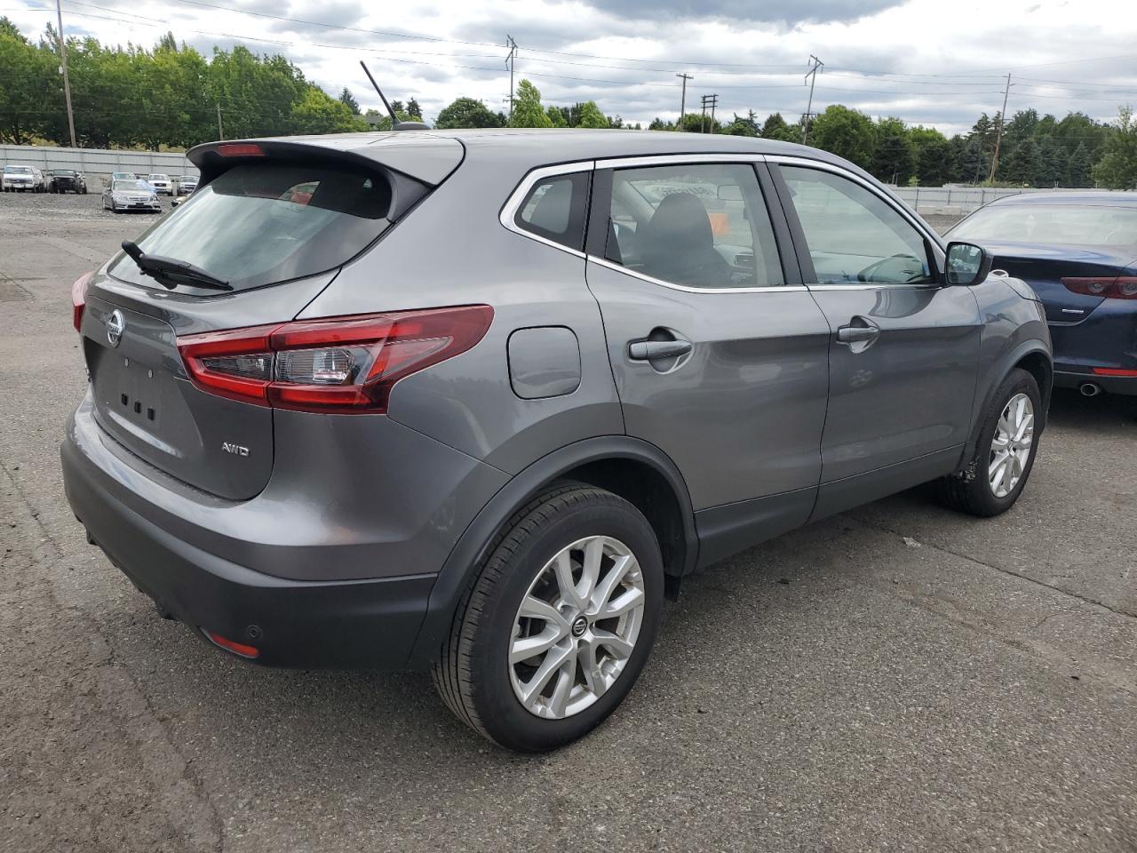 2021 Nissan Rogue Sport S - Image 3