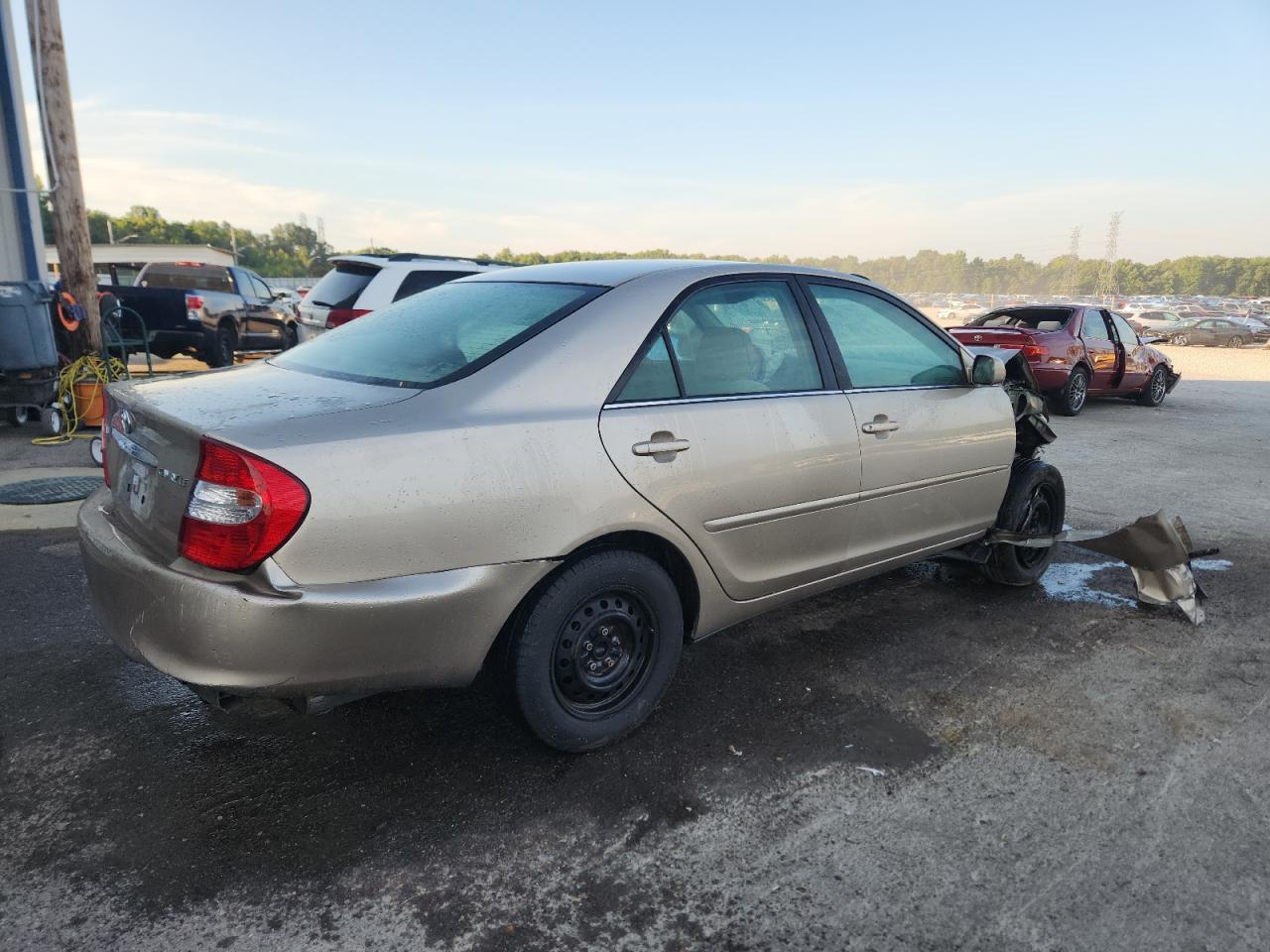 2004 Toyota Camry Le - Фото 3