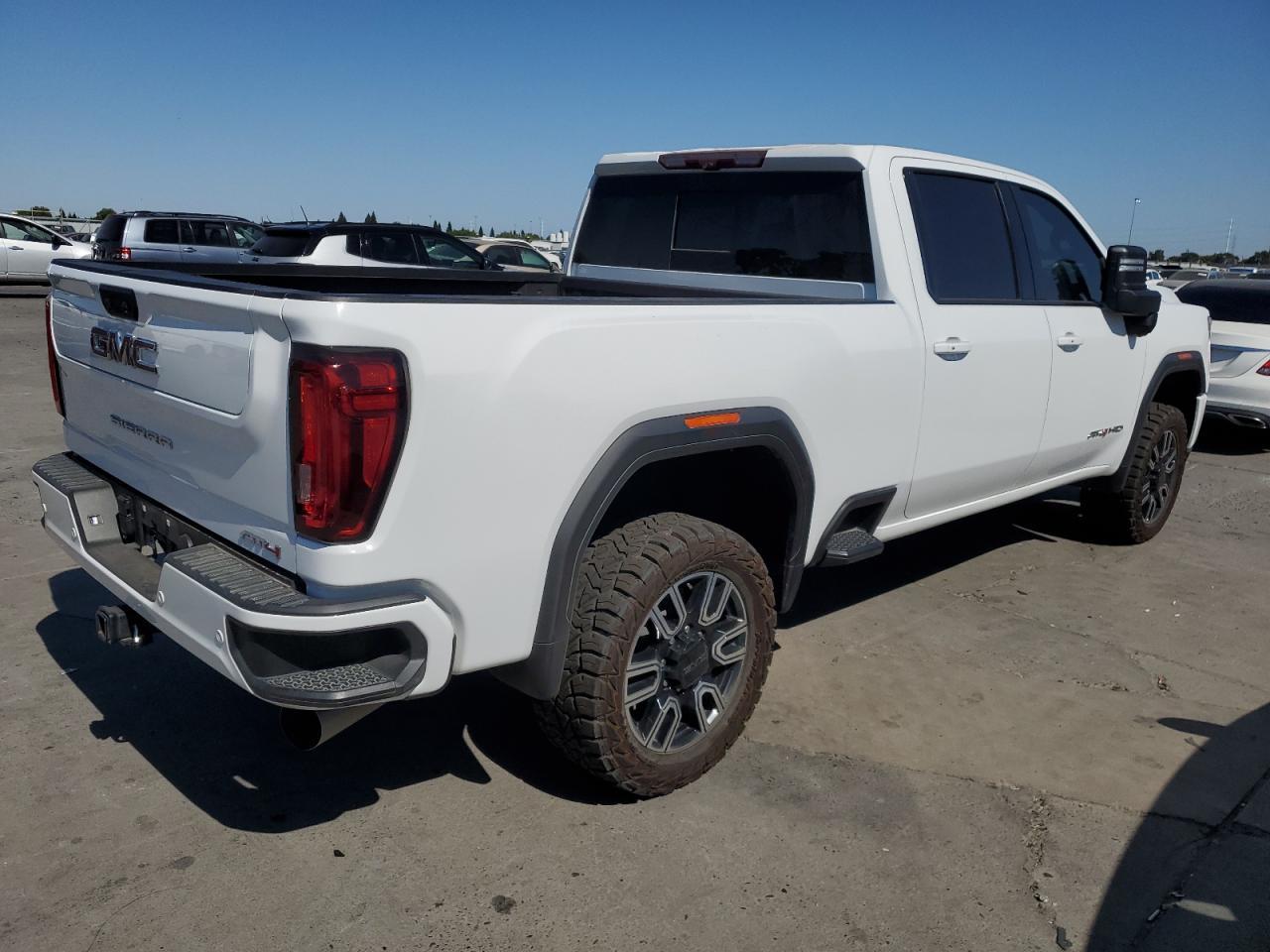 2020 GMC Sierra K2500 At4 - Фото 3
