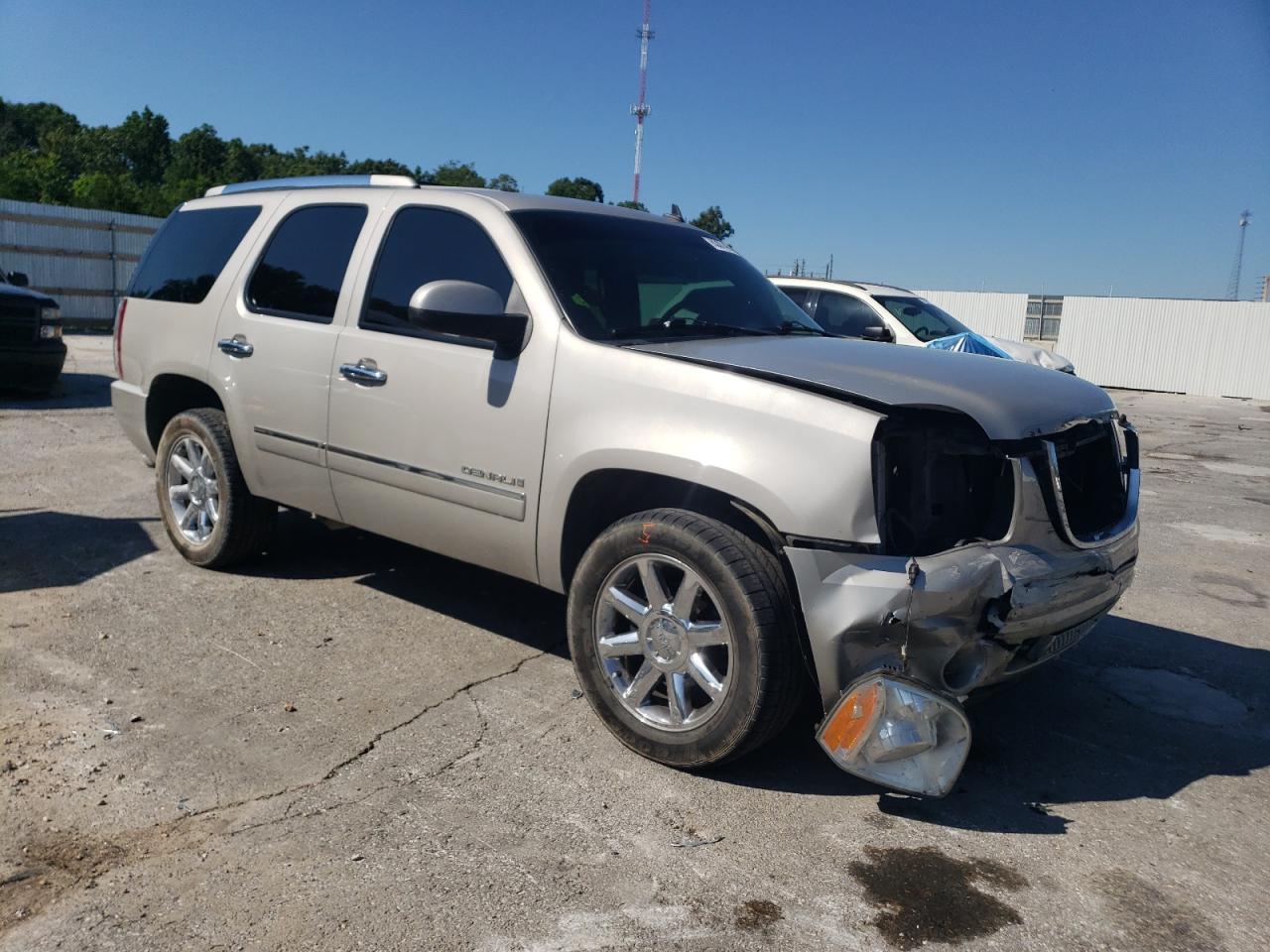 2009 GMC Yukon Denali - Фото 4