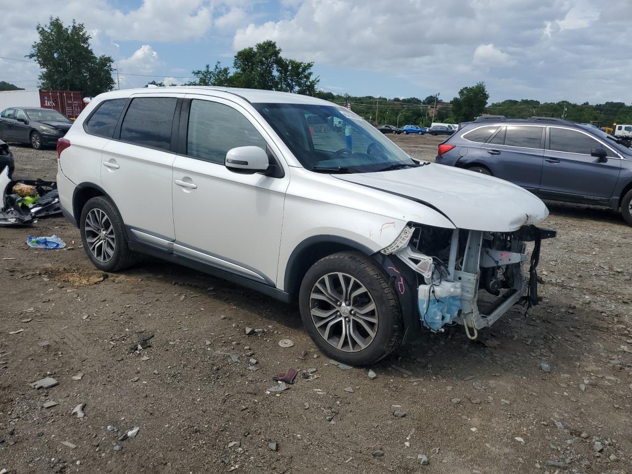 2017 Mitsubishi Outlander Se - Фото 4