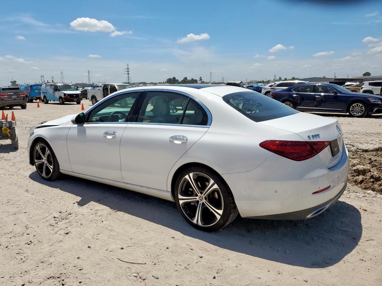 2022 Mercedes-Benz C 300 - Фото 2