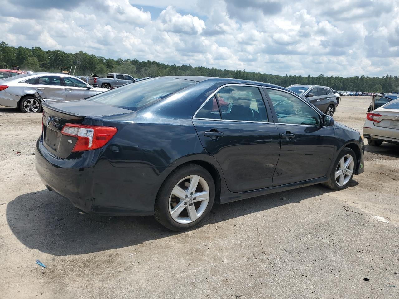 2012 Toyota Camry Base - Фото 3