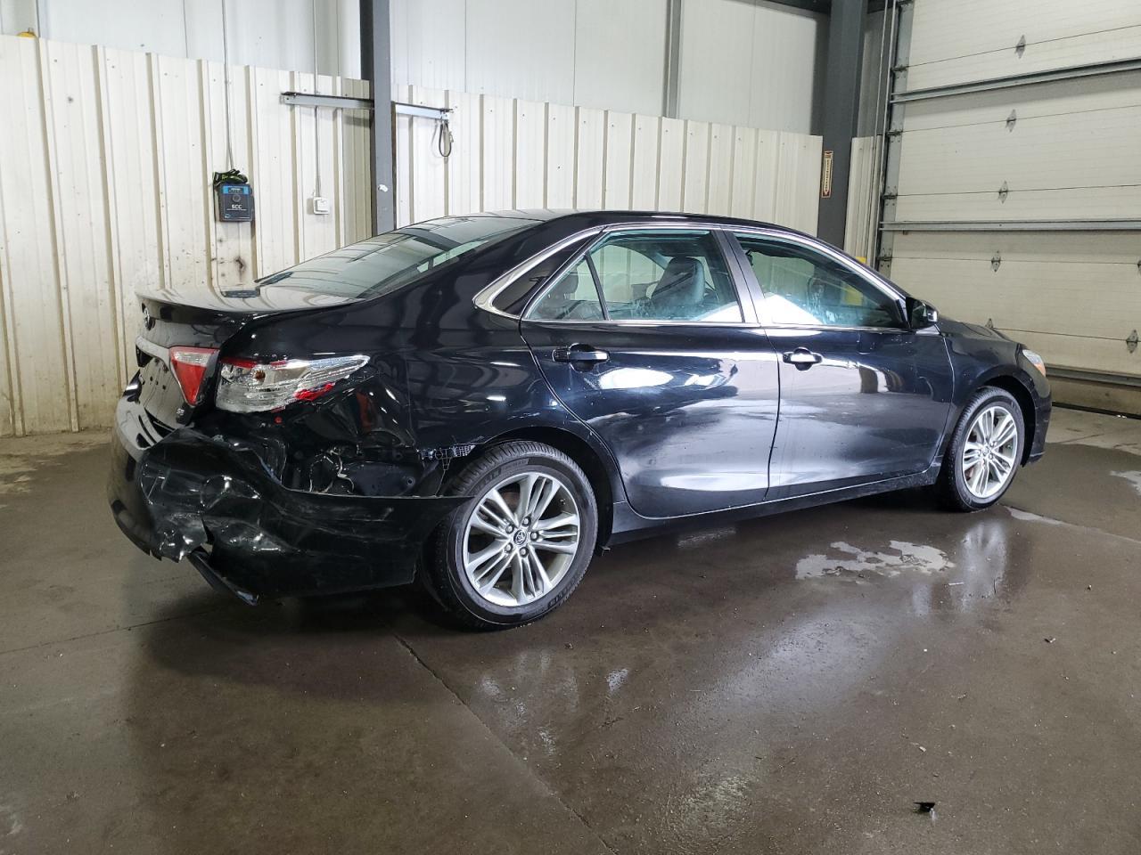 2015 Toyota Camry Le - Фото 3