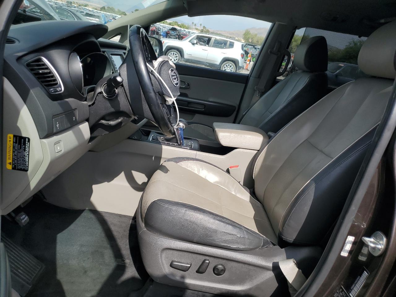 2017 Kia Sedona Lx - Image 7
