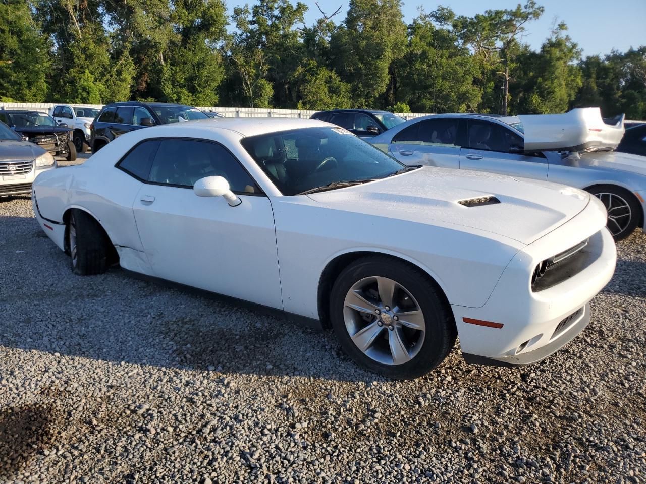 2015 Dodge Challenger Sxt - Image 4