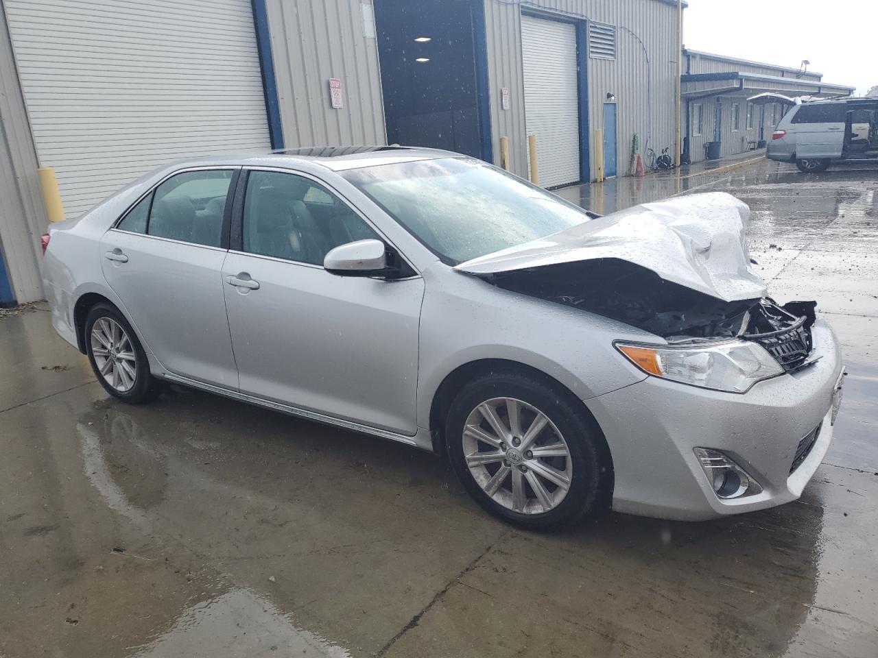 2013 Toyota Camry L - Фото 4