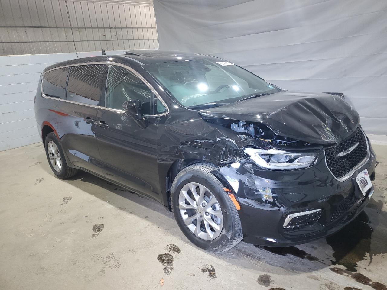 2025 Chrysler Pacifica Select - Image 4