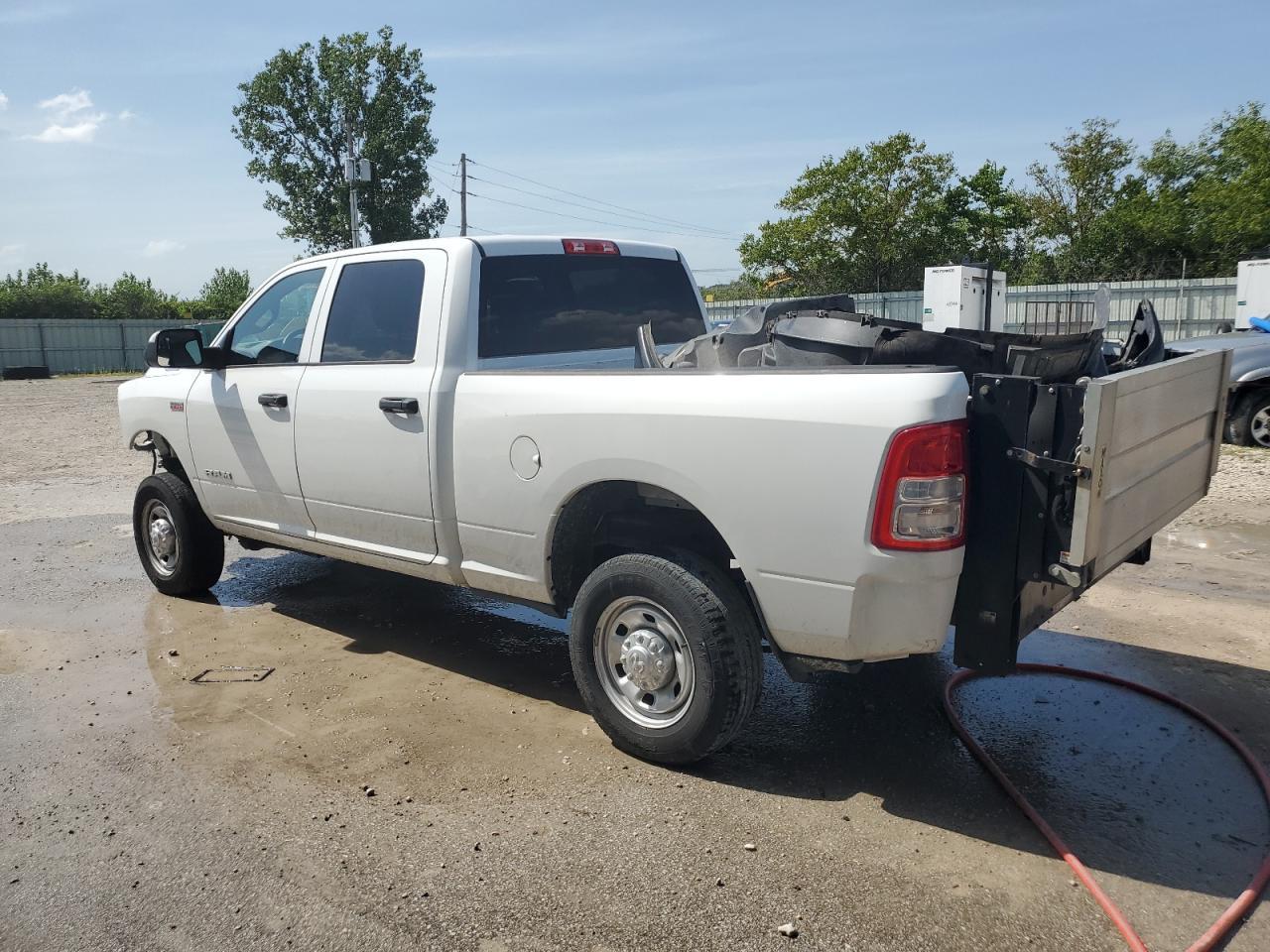 2022 Ram 2500 Tradesman - Фото 2