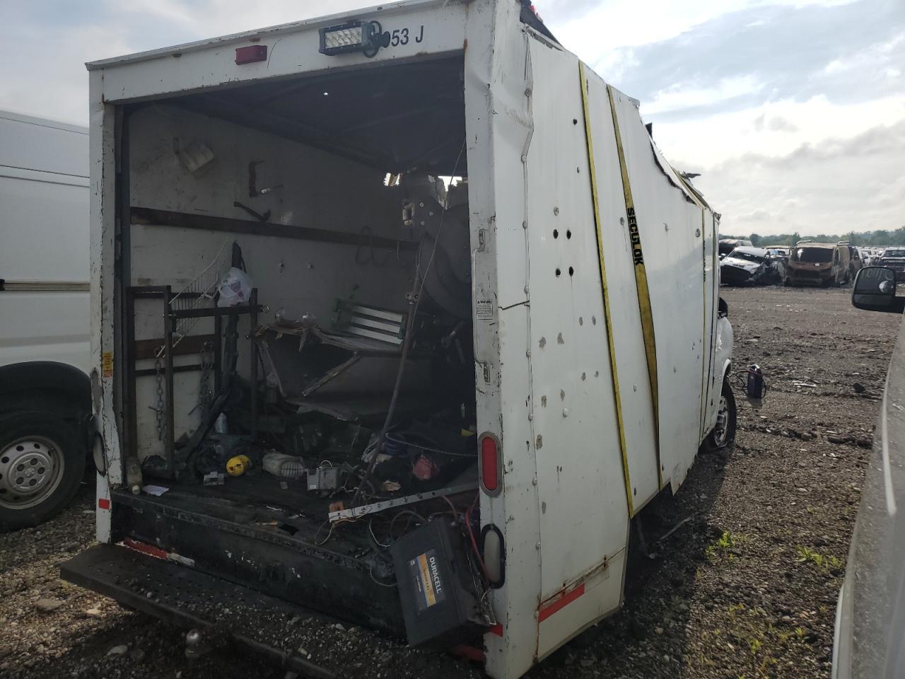 2004 GMC Savana Cutaway G3500 - Фото 3