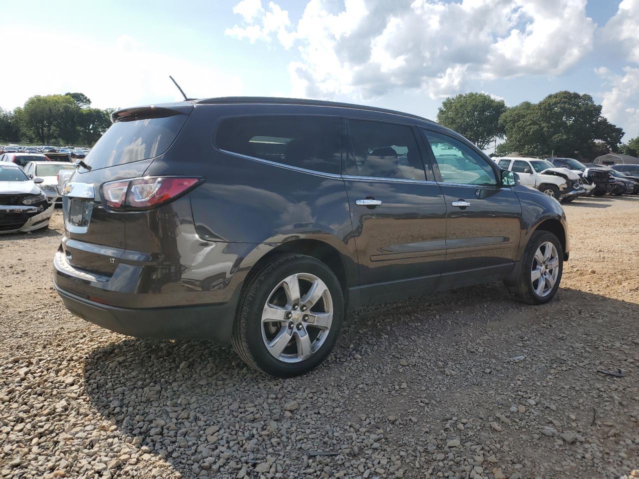 2017 Chevrolet Traverse Lt - Image 3