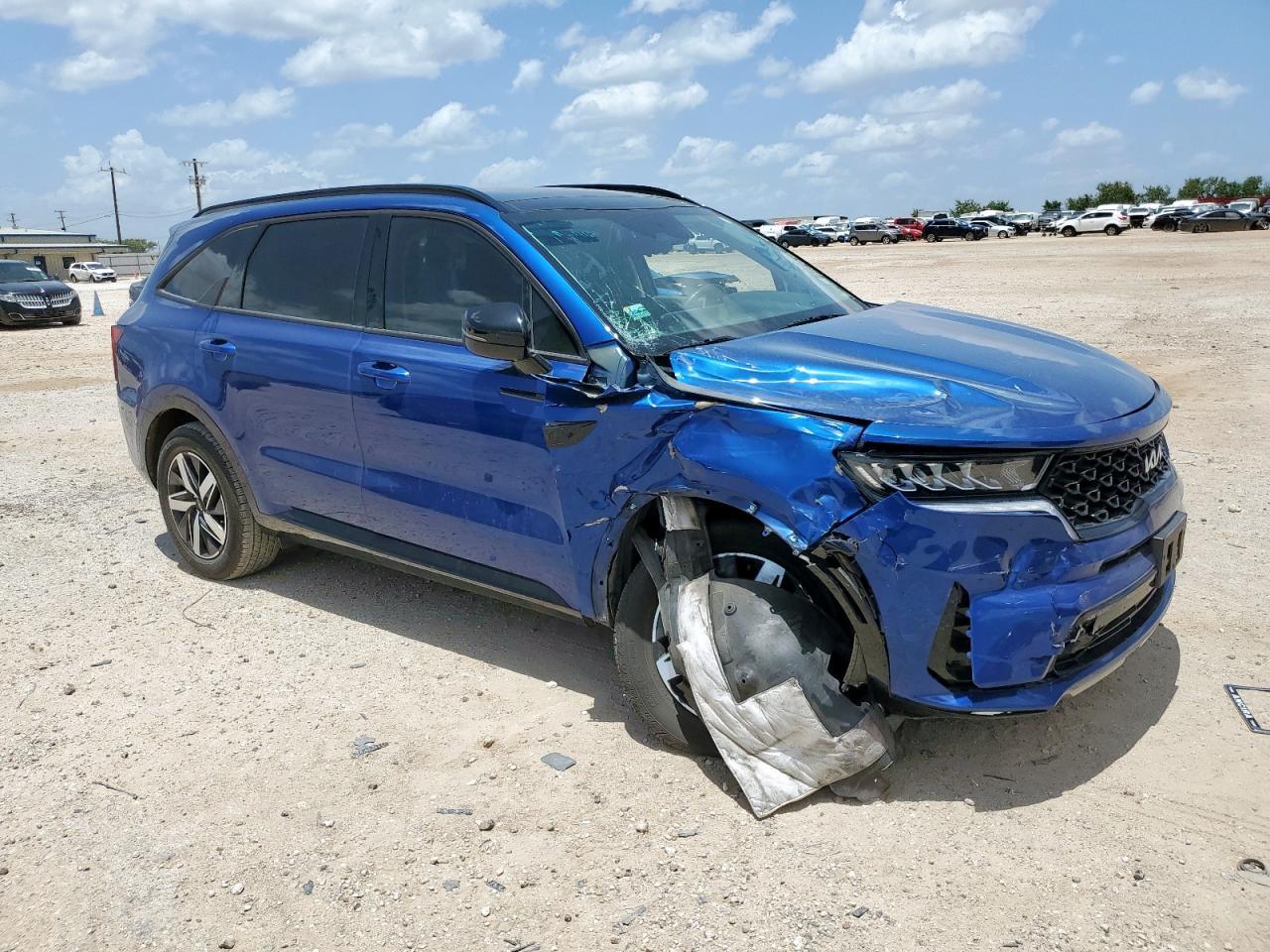 2022 Kia Sorento S - Image 4