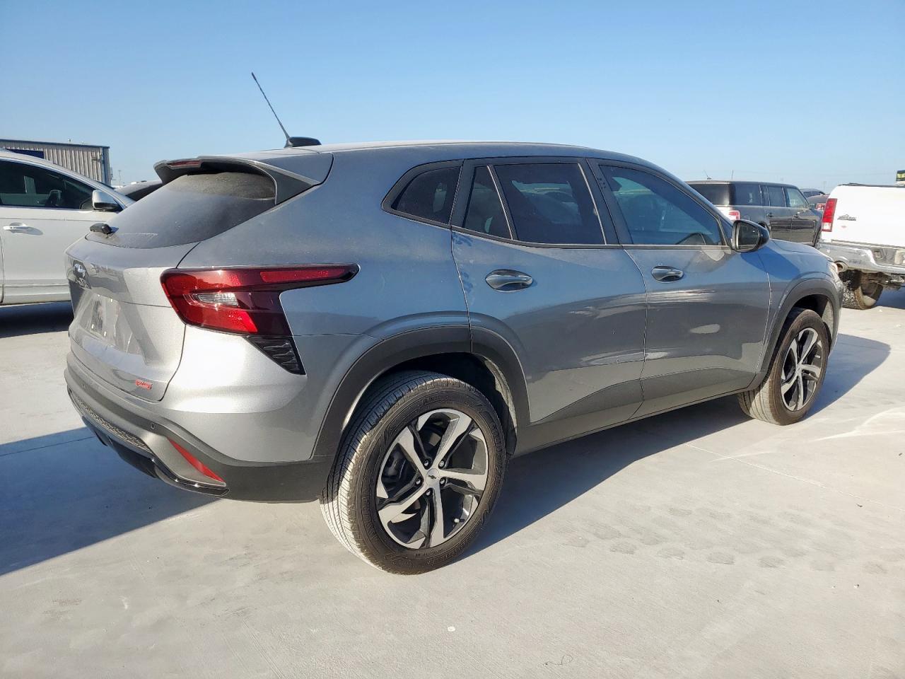 2025 Chevrolet Trax 1Rs - Image 3