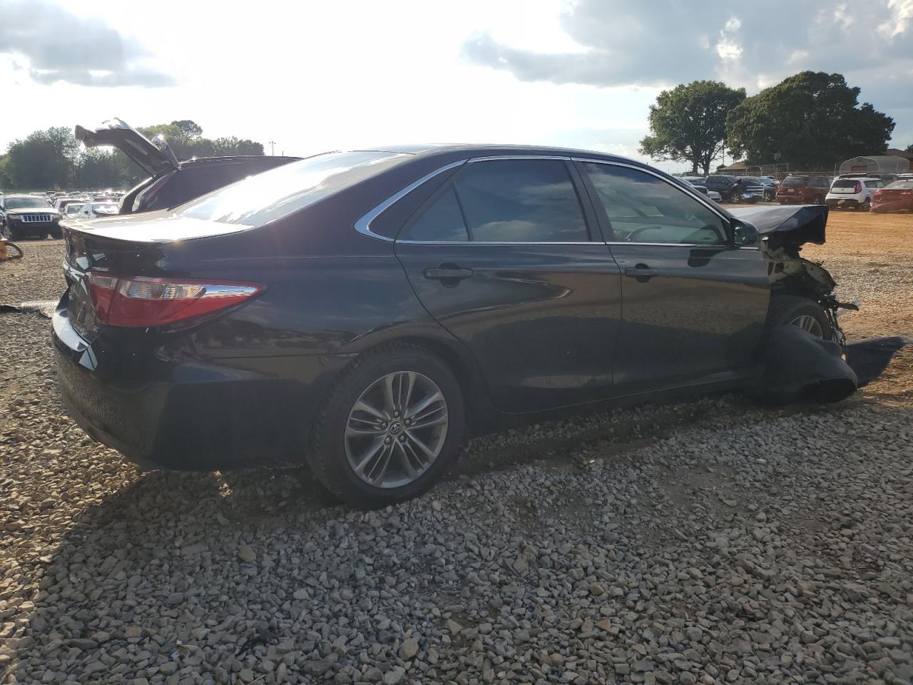 2015 Toyota Camry Le - Image 3