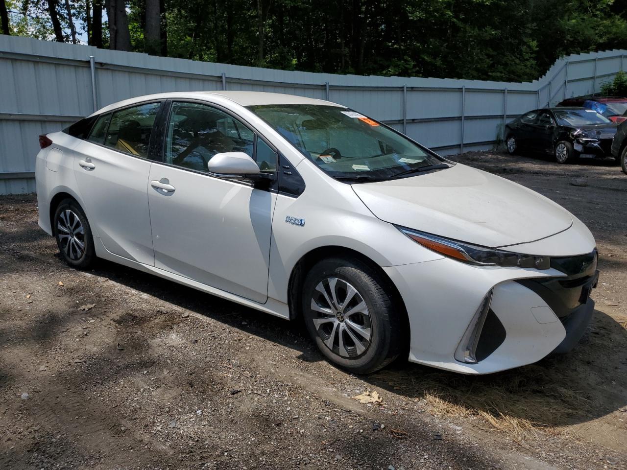 2020 Toyota Prius Prime Le - Image 4