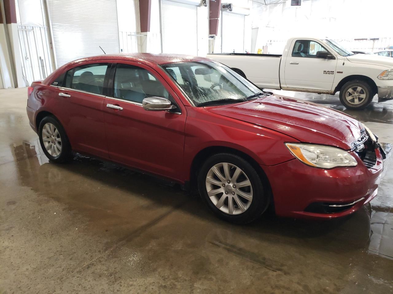 2013 Chrysler 200 Limited - Фото 4