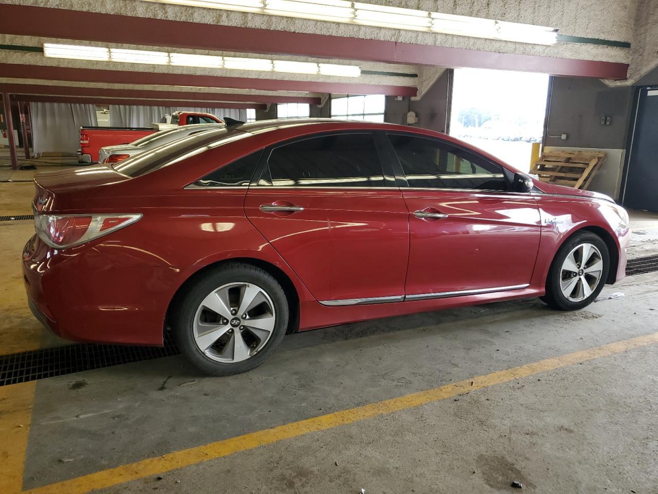 2012 Hyundai Sonata Hybrid - Image 3