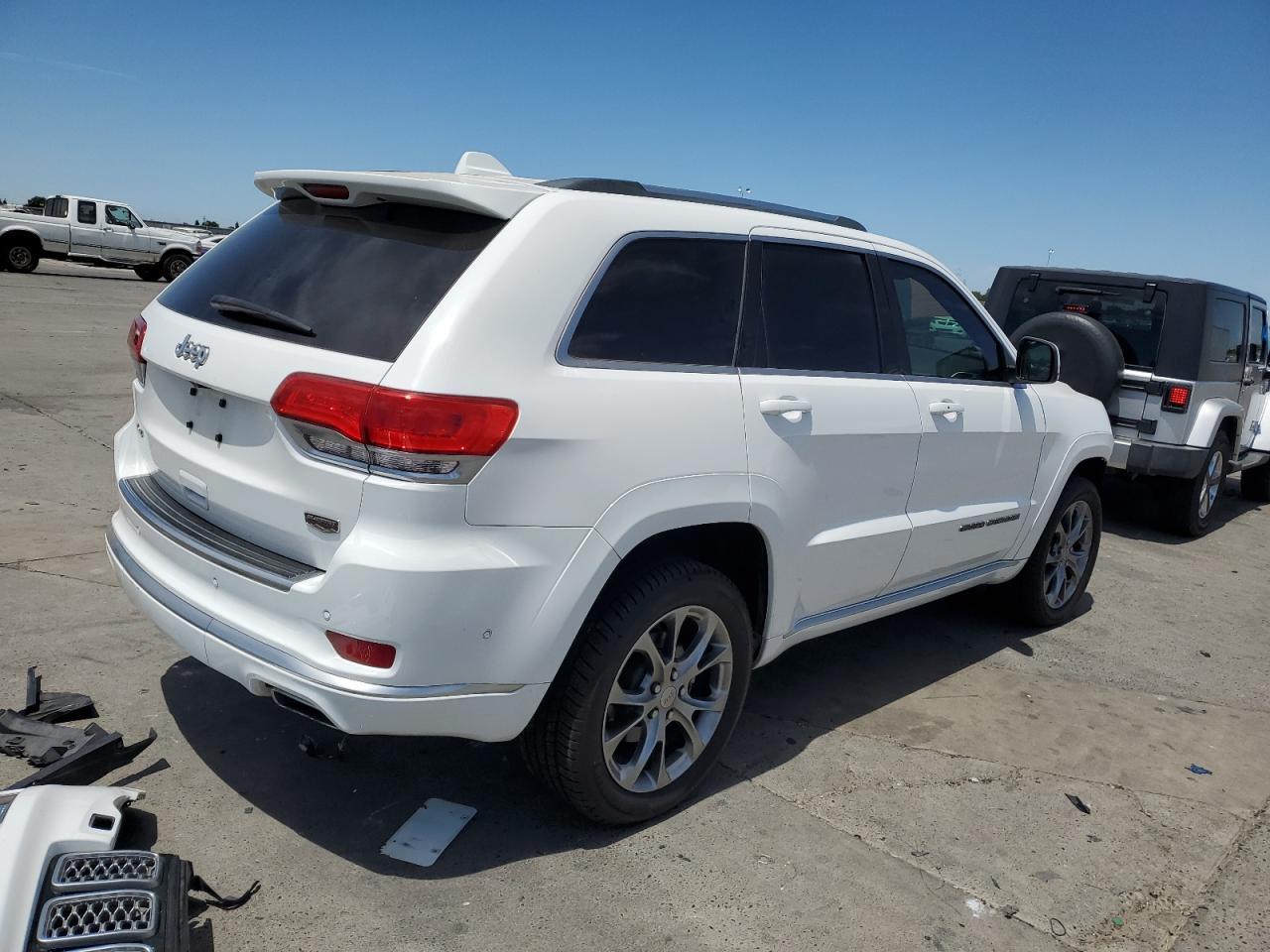 2019 Jeep Grand Cherokee Summit - Image 3