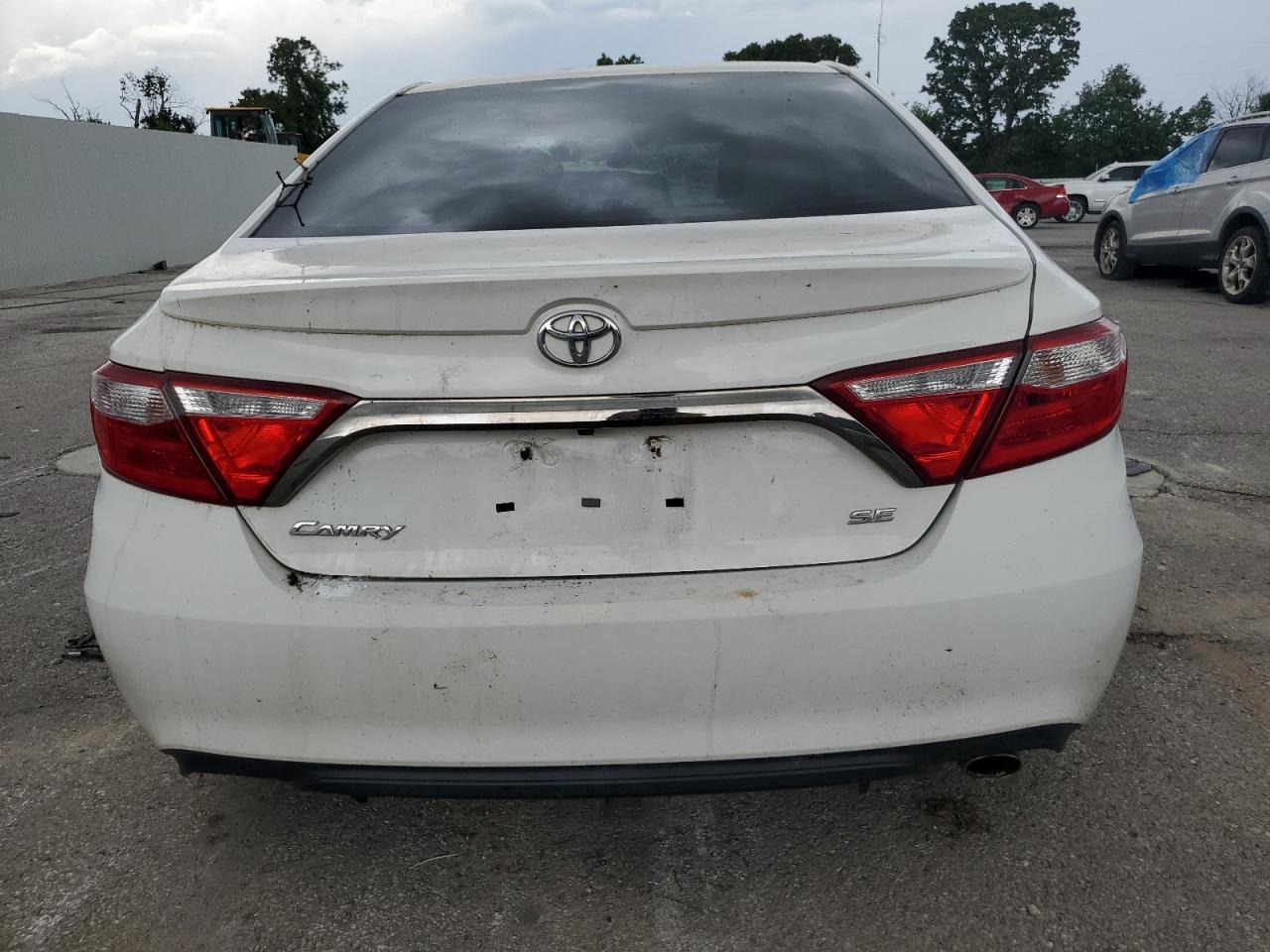 2016 Toyota Camry Le - Фото 6