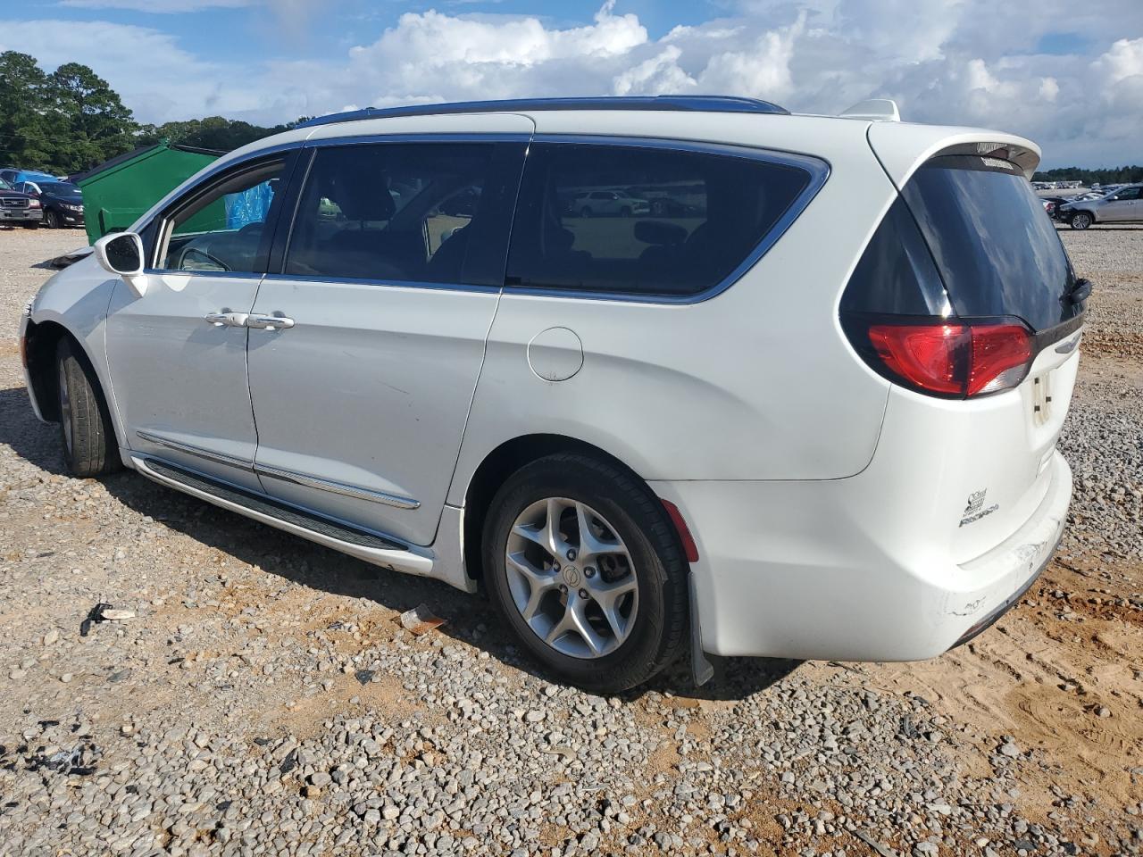 2018 Chrysler Pacifica Touring L - Image 2