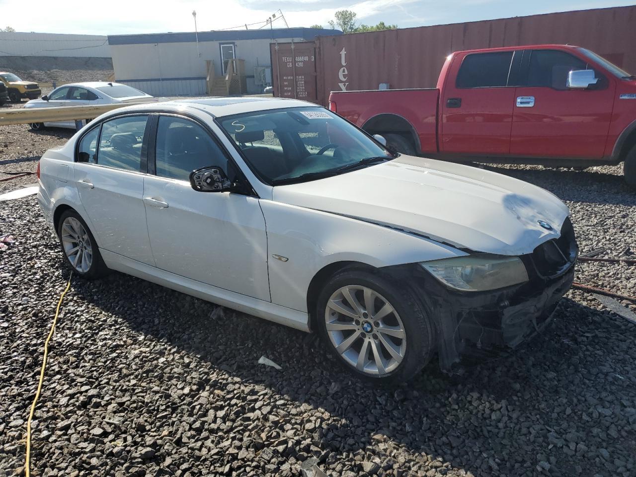 2011 BMW 328 I - Image 4