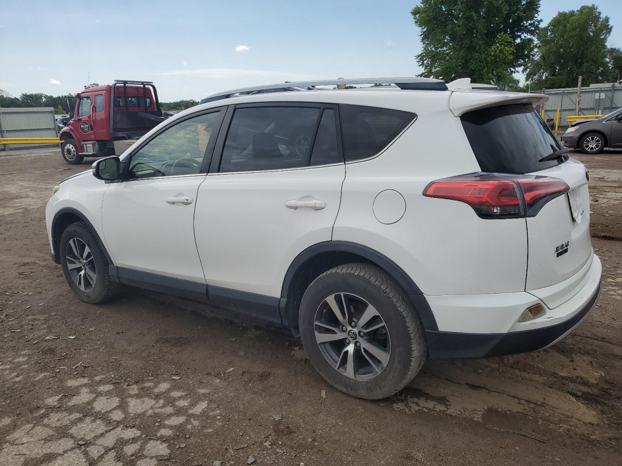 2017 Toyota Rav4 Xle - Фото 2
