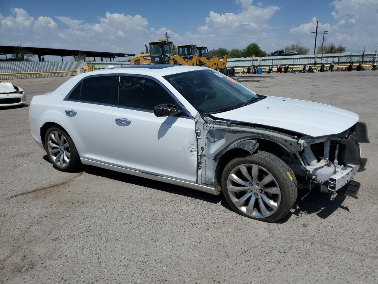 2017 Chrysler 300C - Image 4