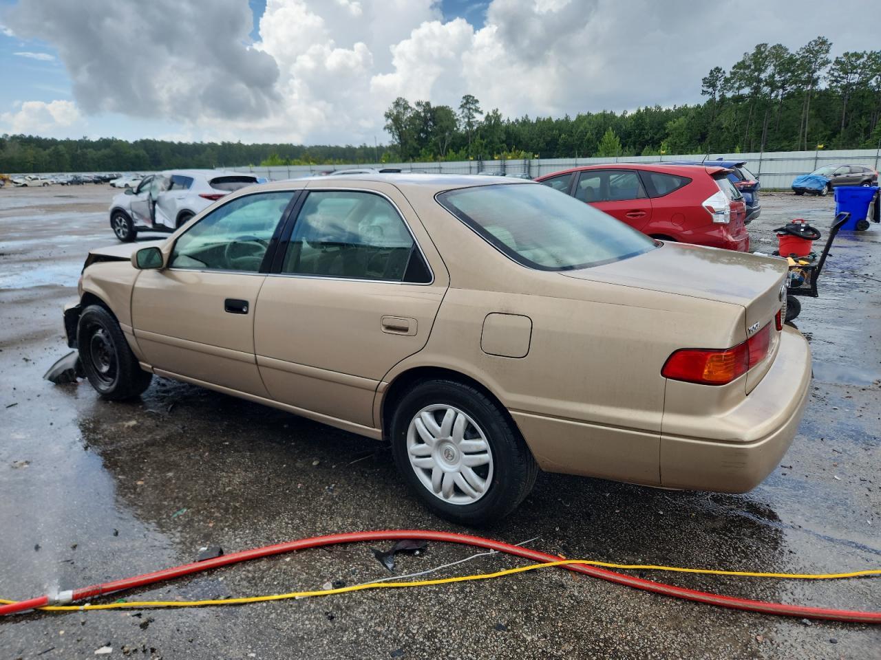 2001 Toyota Camry Ce - Фото 2