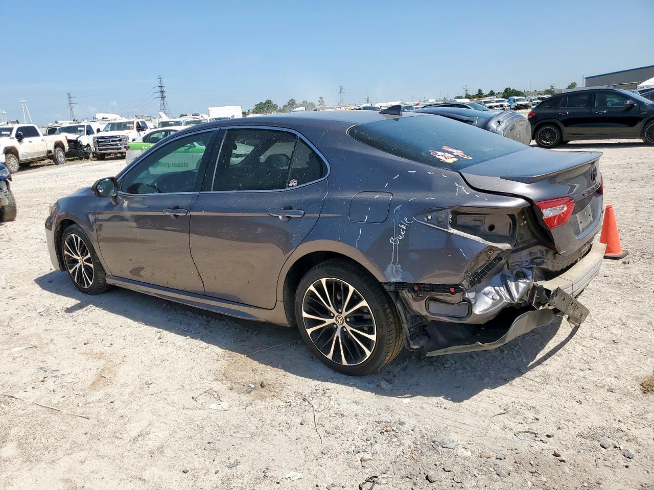 2020 Toyota Camry Se - Image 2