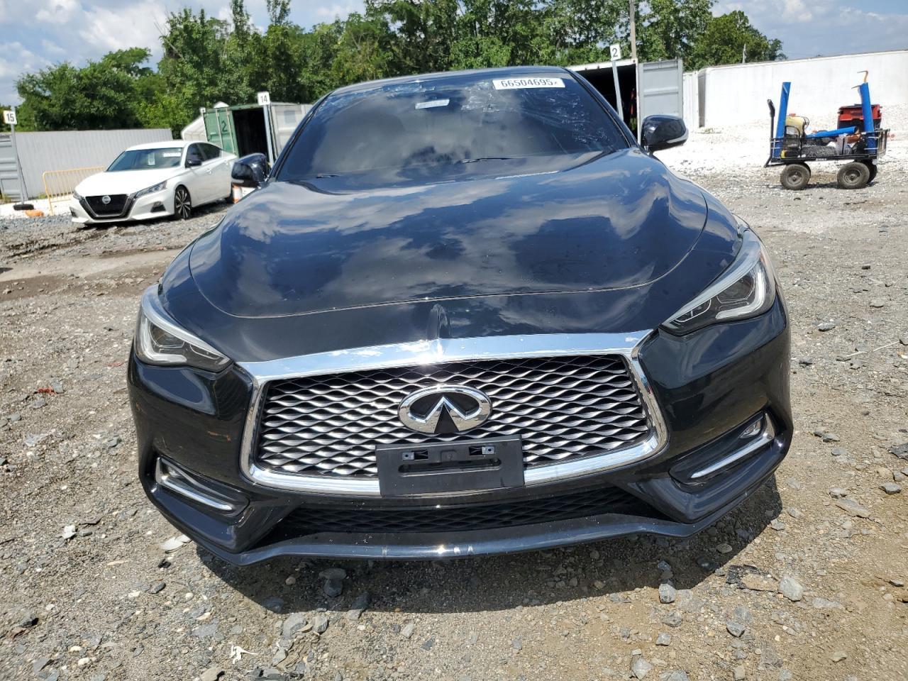 2018 Infiniti Q60 Luxe 300 - Image 5