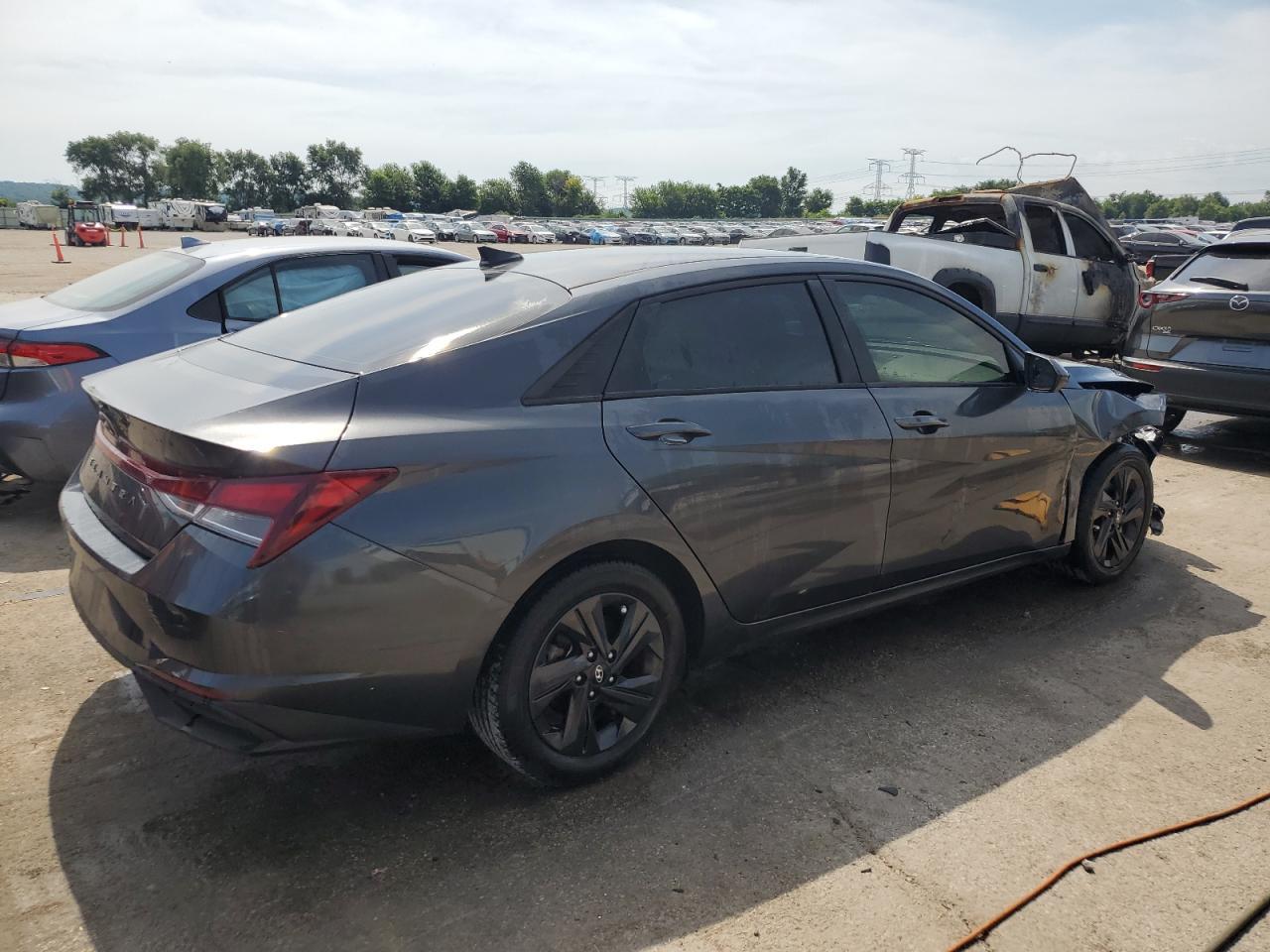 2021 Hyundai Elantra Sel - Фото 3