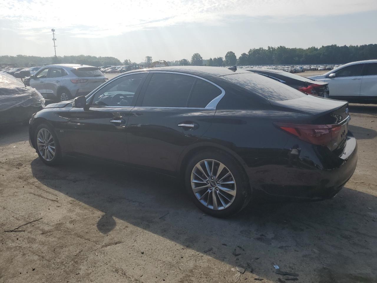 2019 Infiniti Q50 Luxe - Фото 2