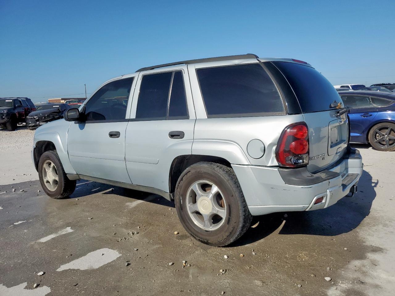 2008 Chevrolet Trailblazer Ls - Image 2