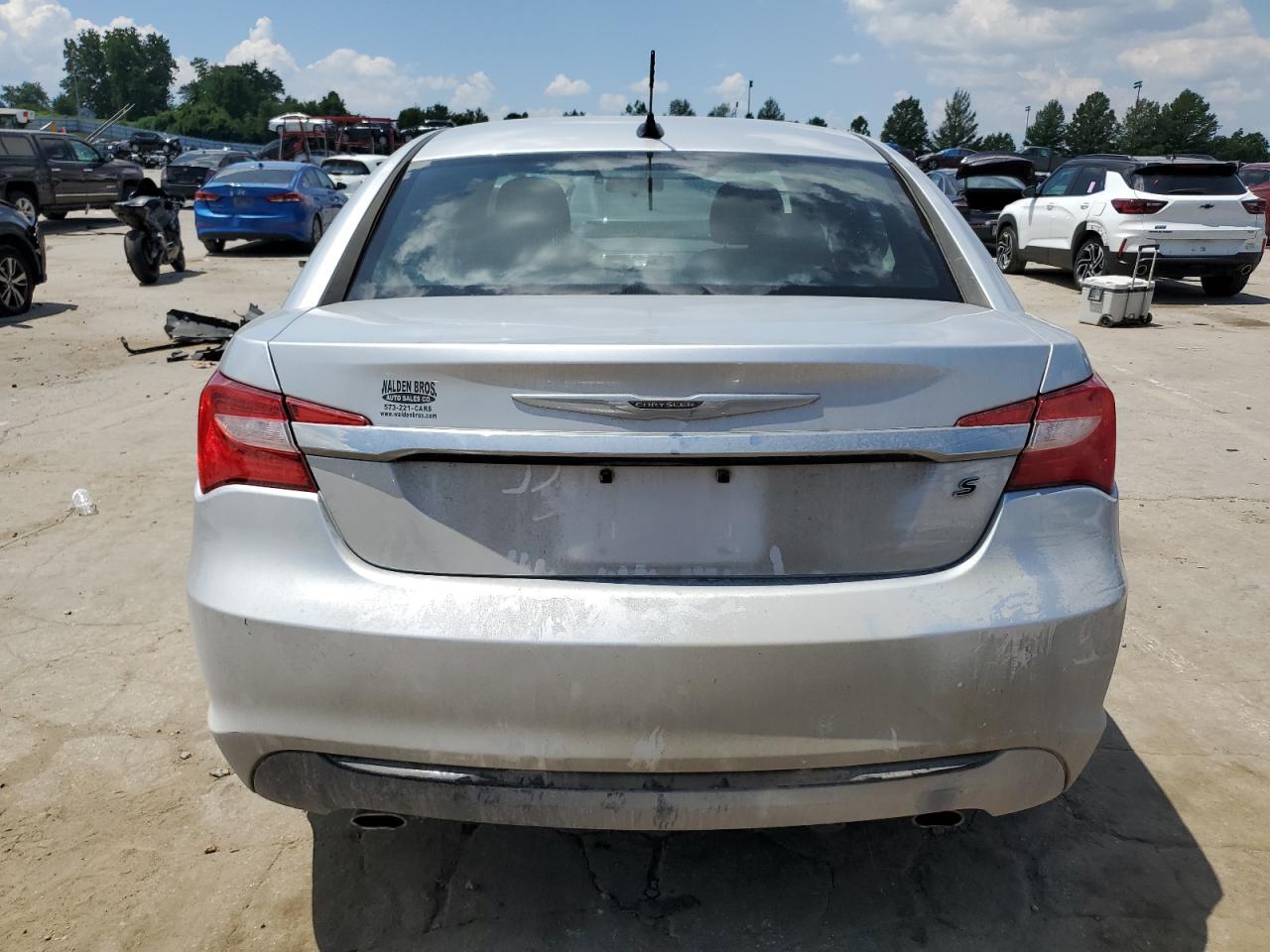 2012 Chrysler 200 Touring - Image 6