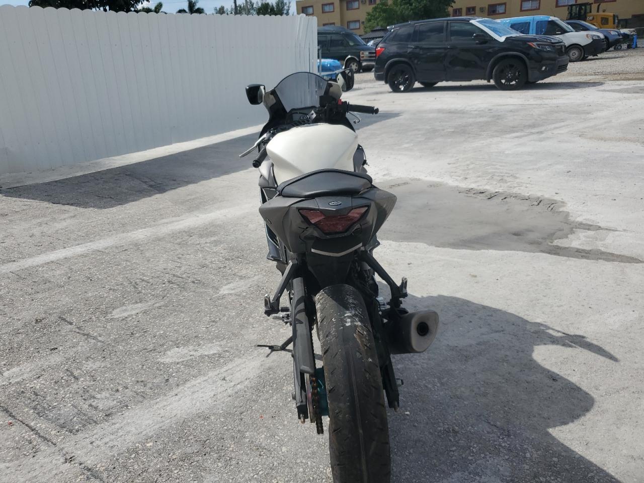 2024 Yamaha Yzfr3 A - Image 4