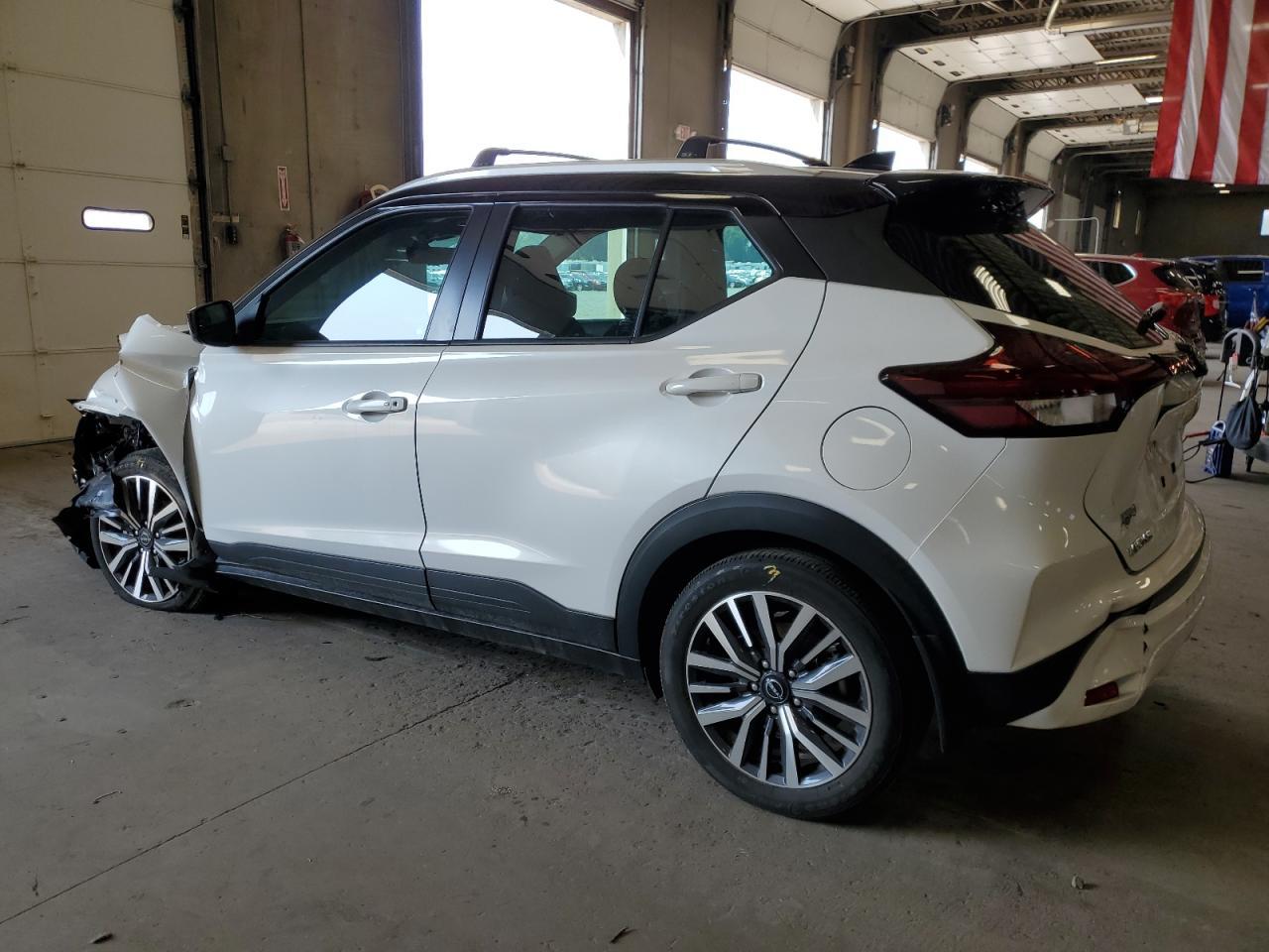 2022 Nissan Kicks Sv - Image 2